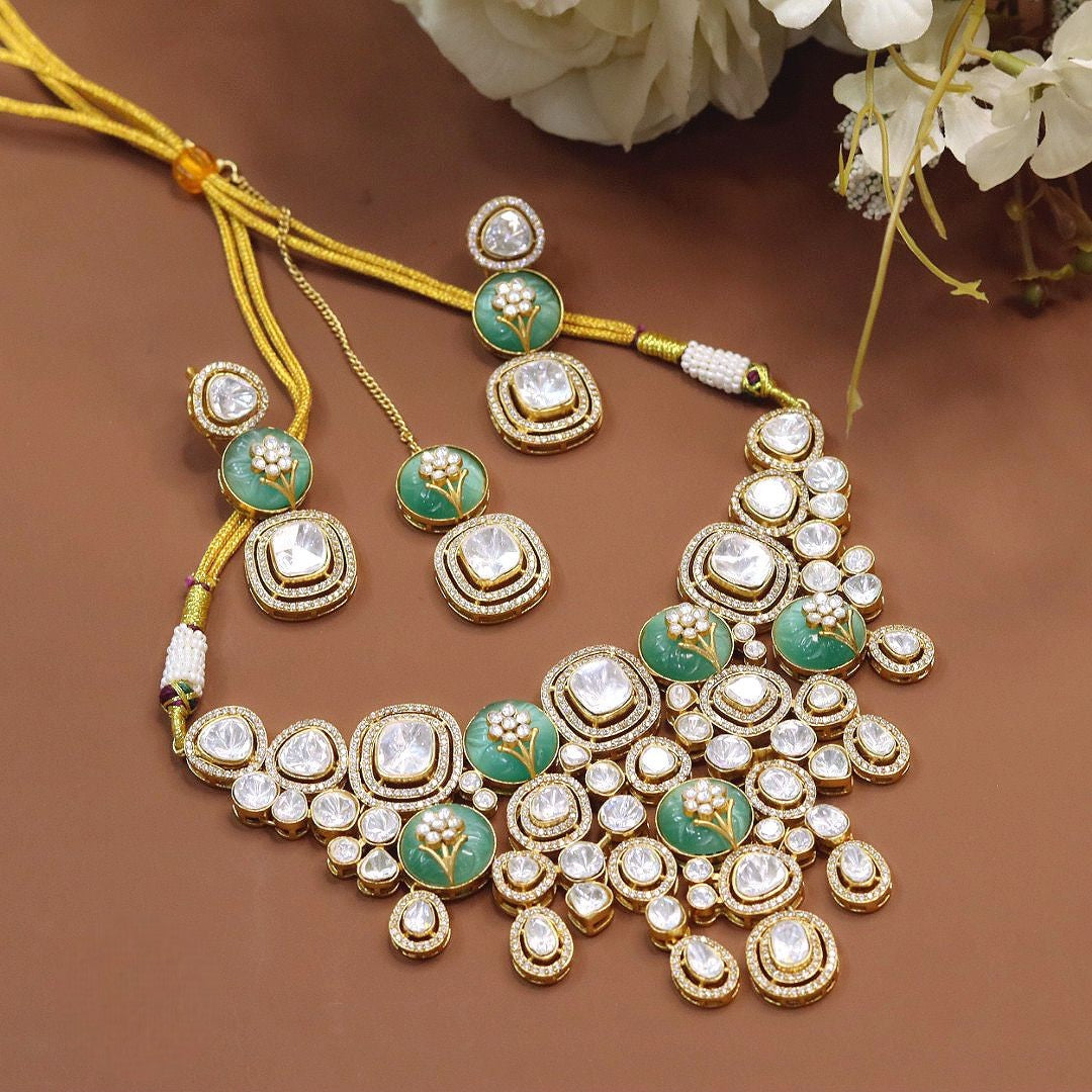 Bridal Handcrafted Kundan & Polki Jewellery Set – Indian Choker Necklace Set with Maang Tikka & Earrings | Traditional Kundan Polki Indian Wedding Jewellery