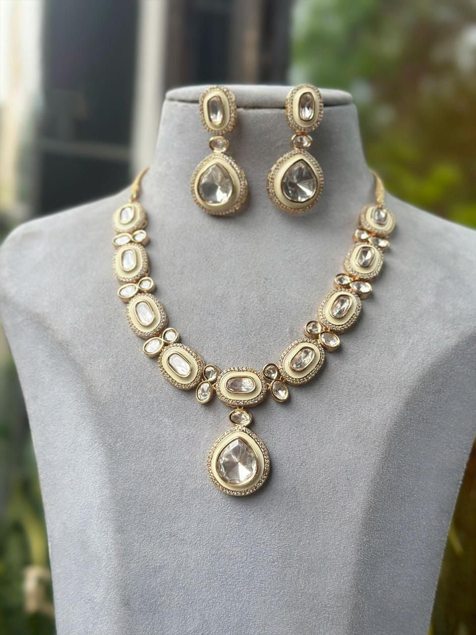 Unique AD Handmade Necklace Earrings Set Crafted  Artistic Precision High Quality Craftsmanship